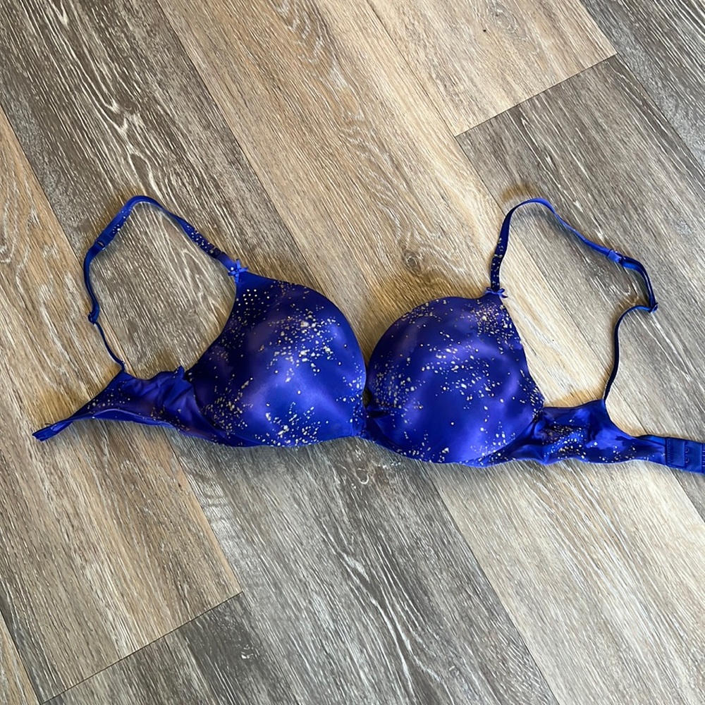 Victoria Secret Plunge Bra 34C like new